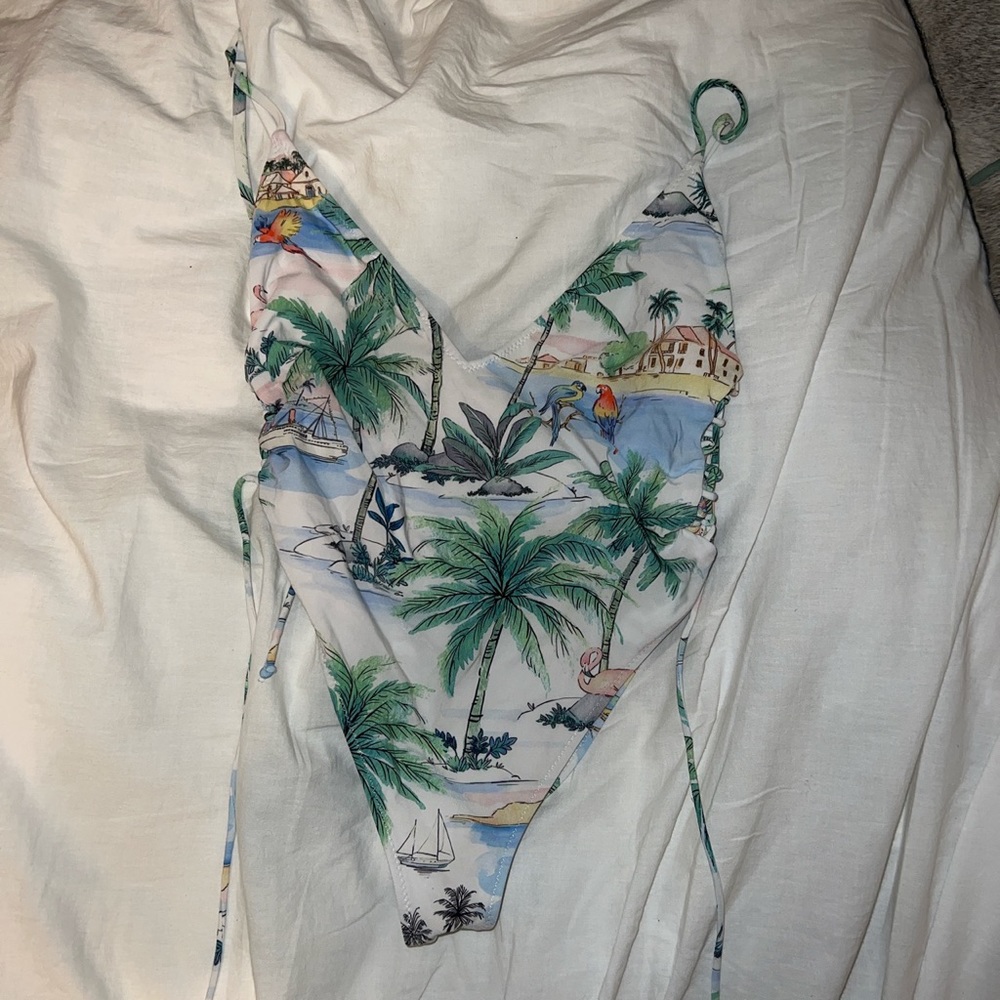 Zara one piece swimsuit size US L (best fits a size medium) bought 7 years ago.